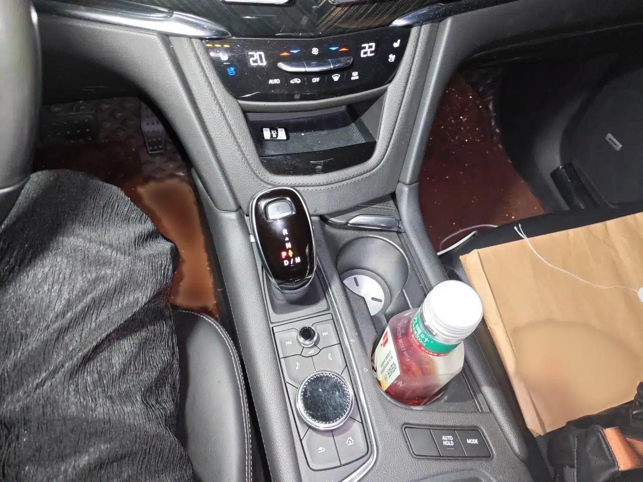 Used Cadillac XT6 2021 28T Six-Seater Four-Wheel-Drive Luxury Version — миниатюра 13