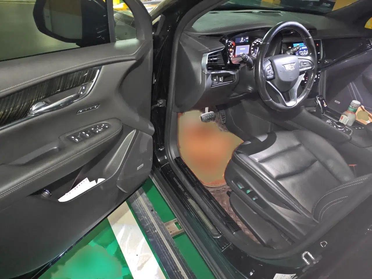 Used Cadillac XT6 2021 28T Six-Seater Four-Wheel-Drive Luxury Version — миниатюра 19