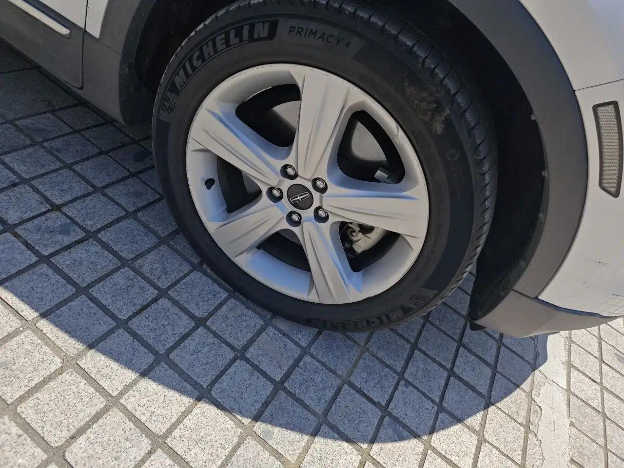 Used Lincoln MKC 2017 2.0T Two-Wheel Drive Deluxe Edition — миниатюра 8