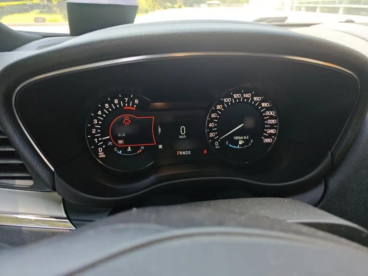Used Lincoln MKC 2017 2.0T Two-Wheel Drive Deluxe Edition — миниатюра 10