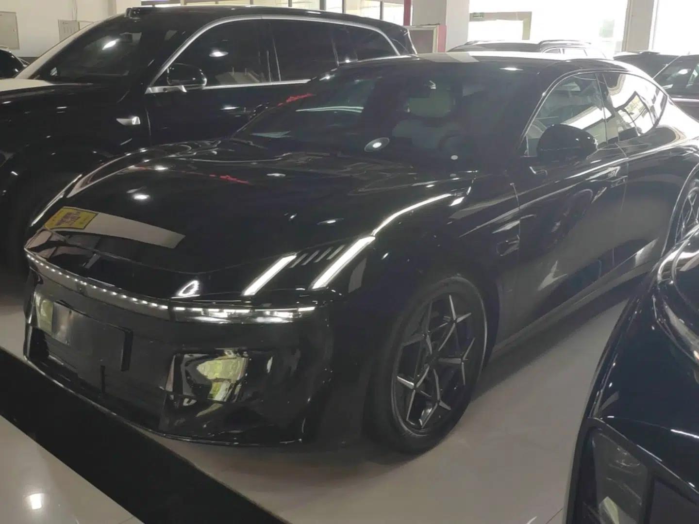 Used Lynk & Co Z10 2025 95 kWh 766 km Range Rear-Wheel Drive Max — миниатюра 1
