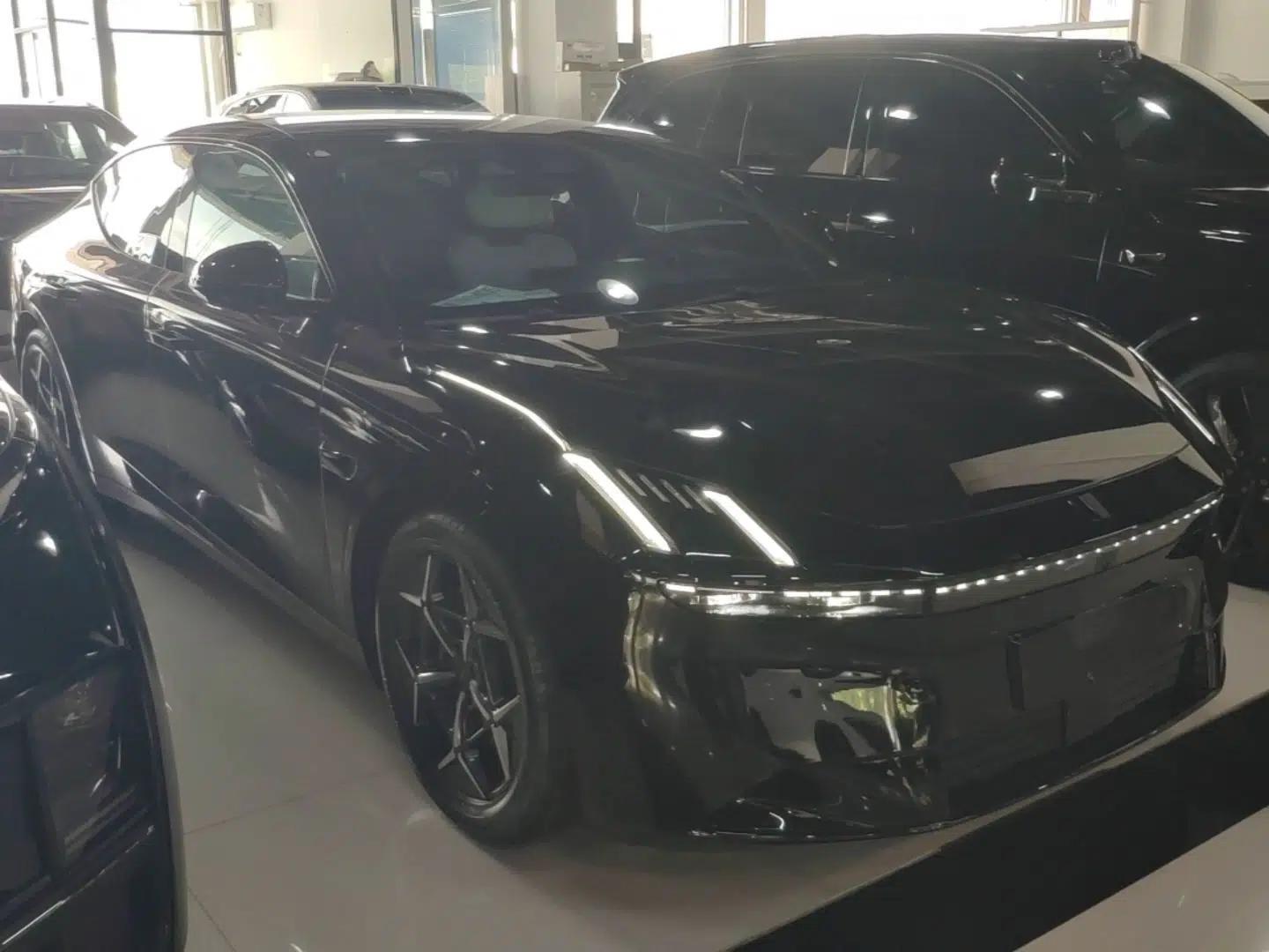 Used Lynk & Co Z10 2025 95 kWh 766 km Range Rear-Wheel Drive Max — миниатюра 3