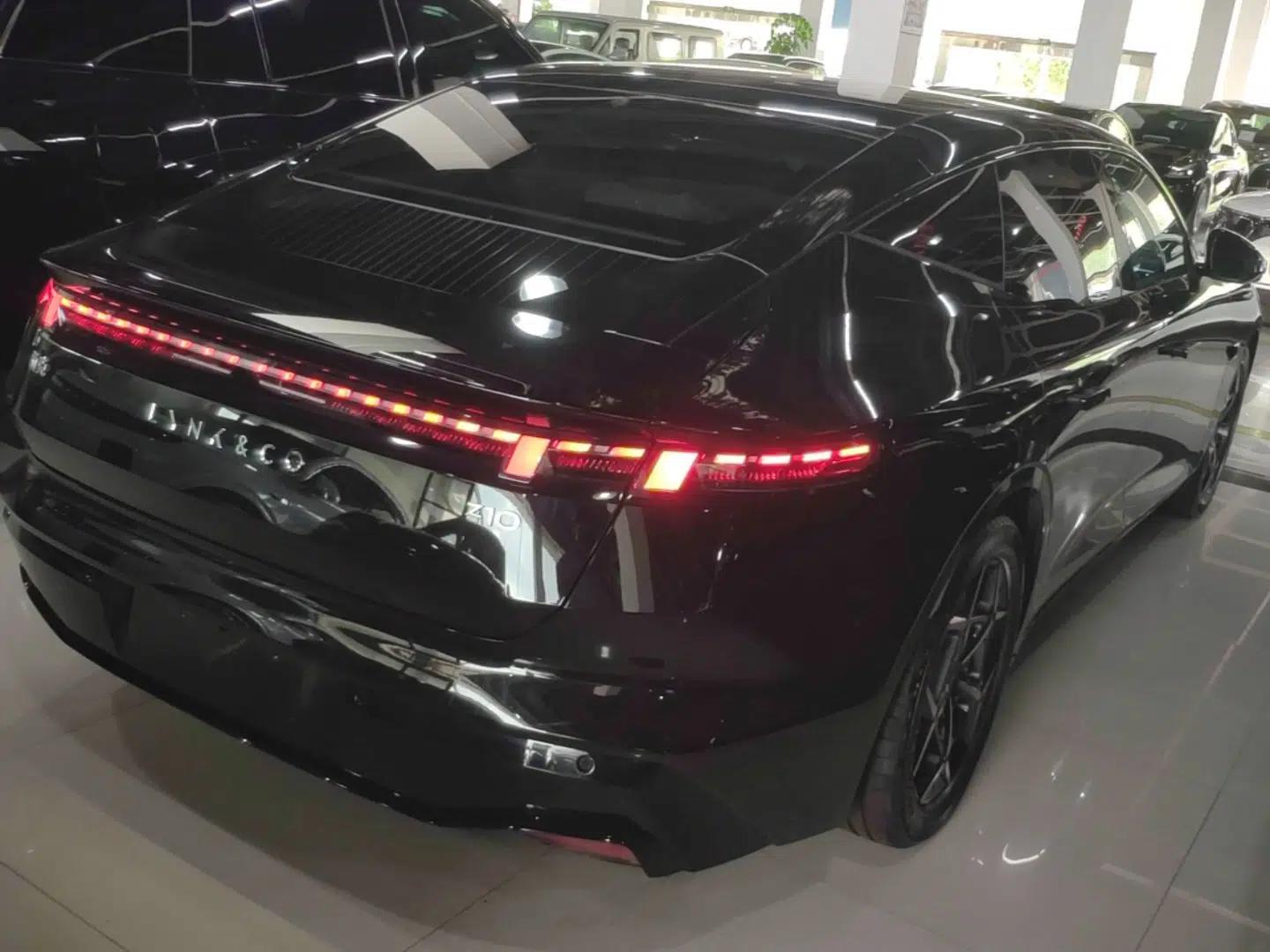 Used Lynk & Co Z10 2025 95 kWh 766 km Range Rear-Wheel Drive Max — миниатюра 6