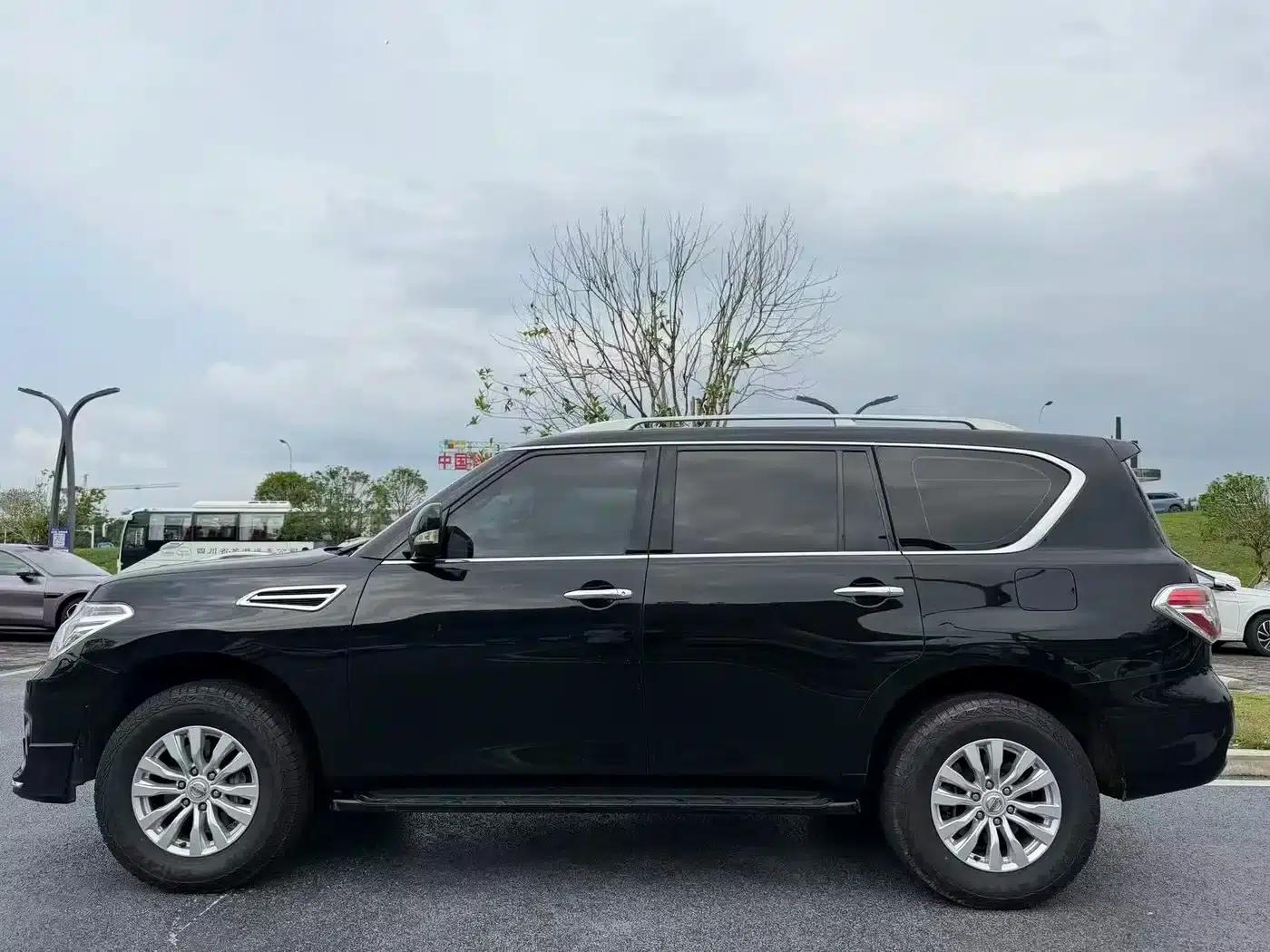 Nissan Patrol 2018 4.0L Leader Edition — миниатюра 3