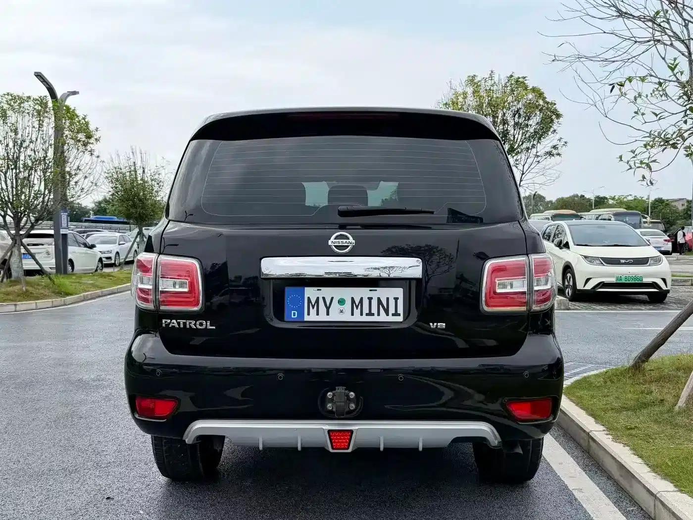 Nissan Patrol 2018 4.0L Leader Edition — миниатюра 5