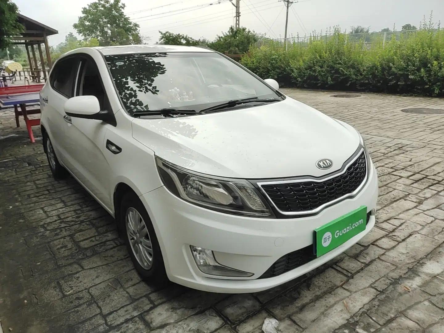 Used Kia K2 2012 Hatchback 1.4L Automatic Cool Edition — миниатюра 3