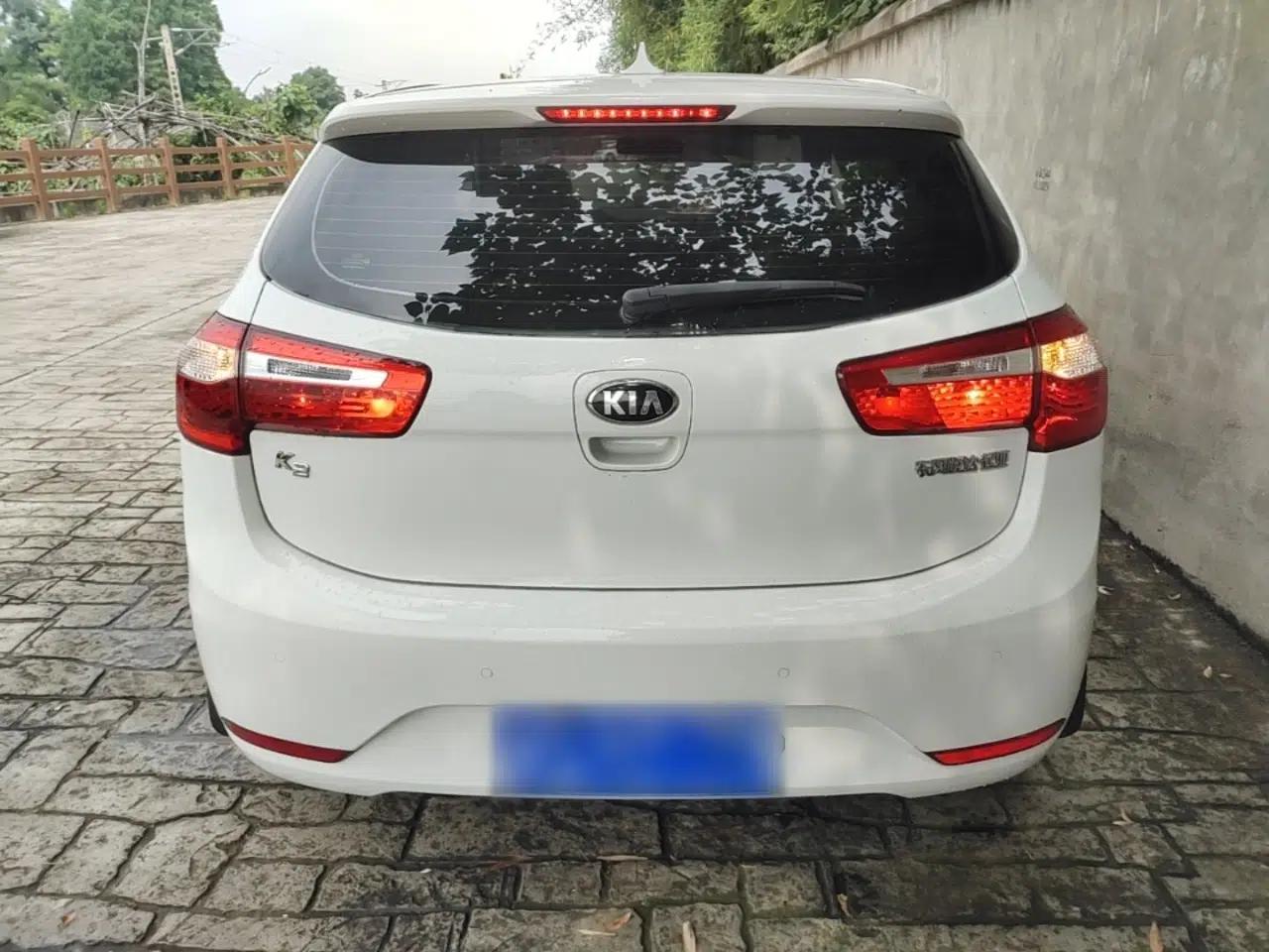Used Kia K2 2012 Hatchback 1.4L Automatic Cool Edition — миниатюра 5