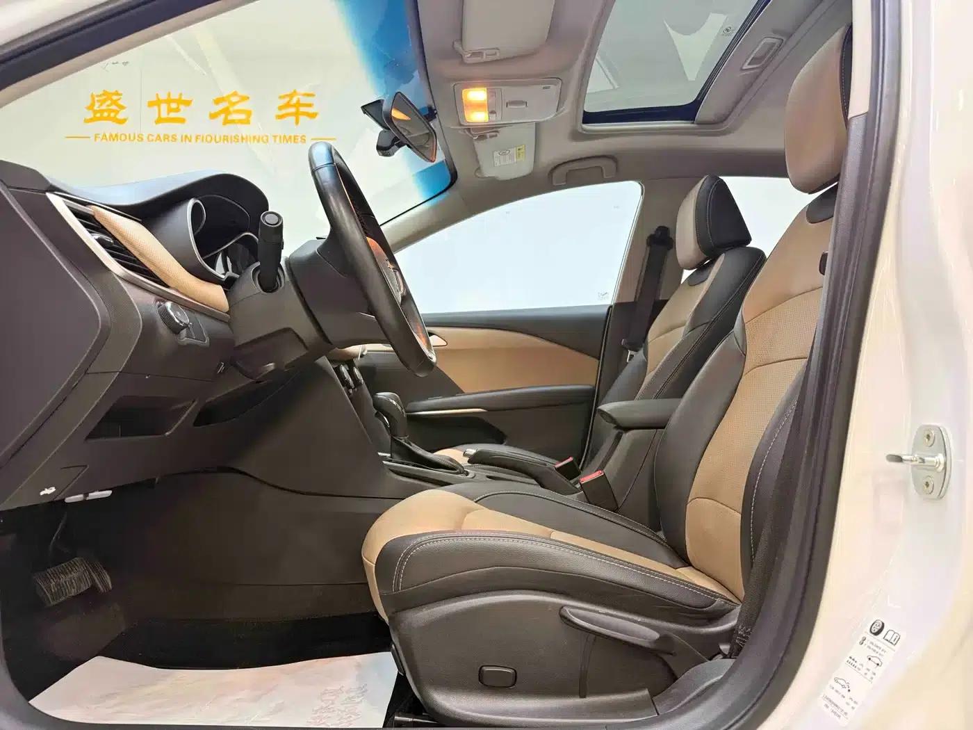 Chevrolet Cruze 2022 320 Automatic Enjoy Sunroof Edition — миниатюра 6