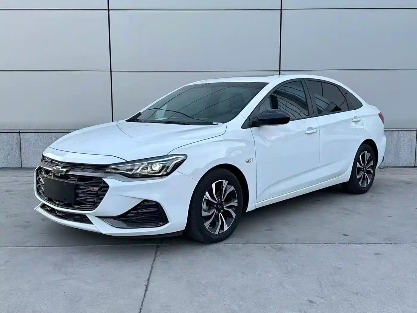 Chevrolet Cruze 2022 Mild Hybrid RS 330T Automatic Comfort Edition — миниатюра 1