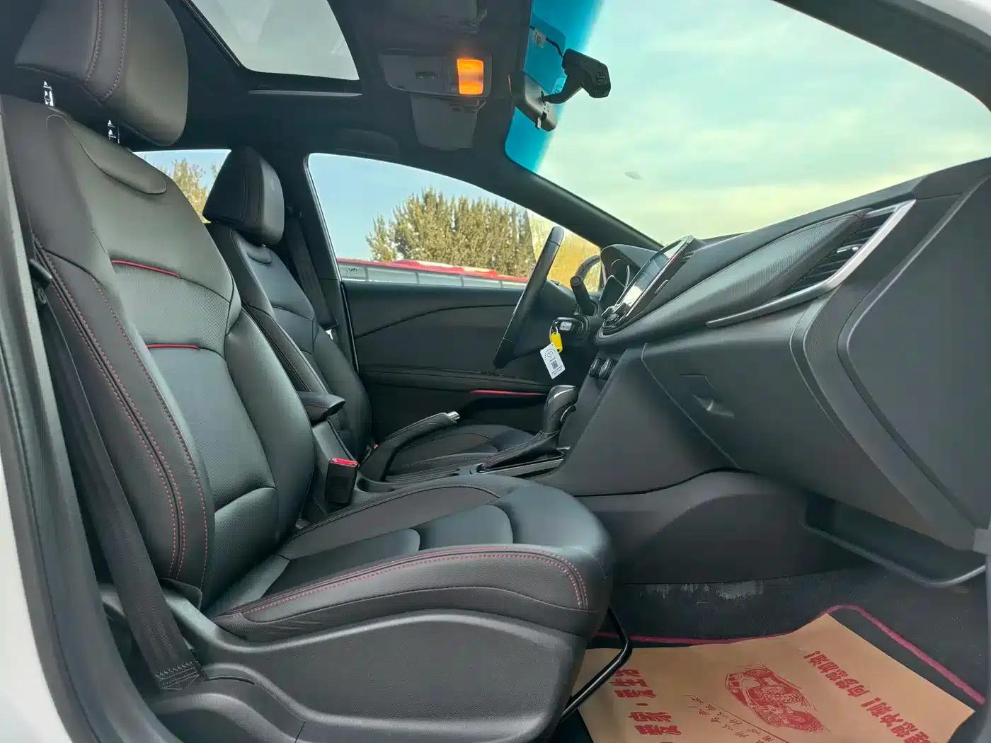 Chevrolet Cruze 2022 Mild Hybrid RS 330T Automatic Comfort Edition — миниатюра 12