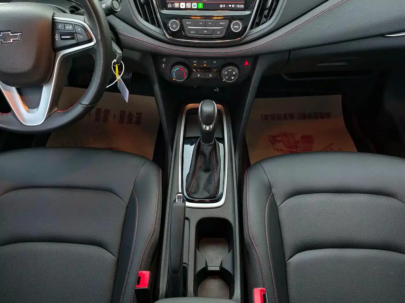 Chevrolet Cruze 2022 Mild Hybrid RS 330T Automatic Comfort Edition — миниатюра 14