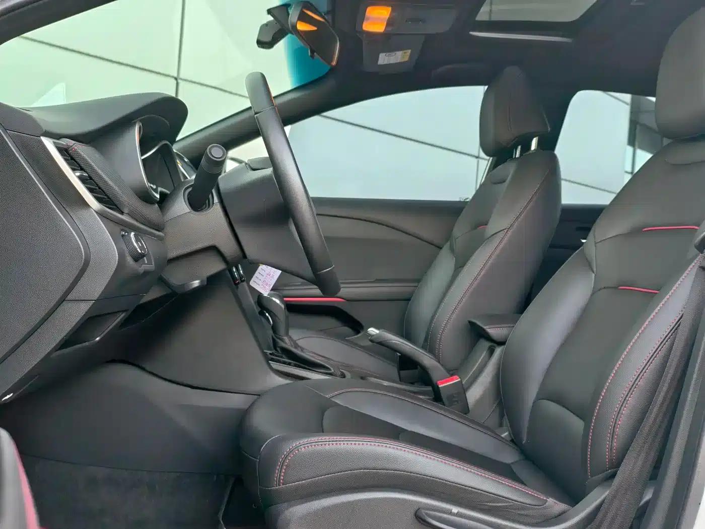 Chevrolet Cruze 2022 Mild Hybrid RS 330T Automatic Comfort Edition — миниатюра 7