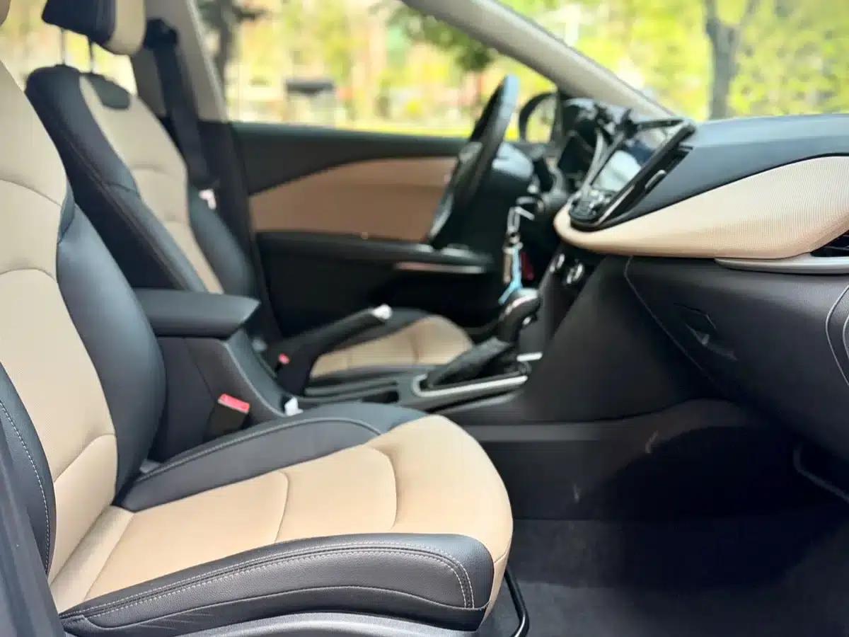 Chevrolet Cruze 2022 320 Automatic Enjoy Sunroof Edition — миниатюра 13
