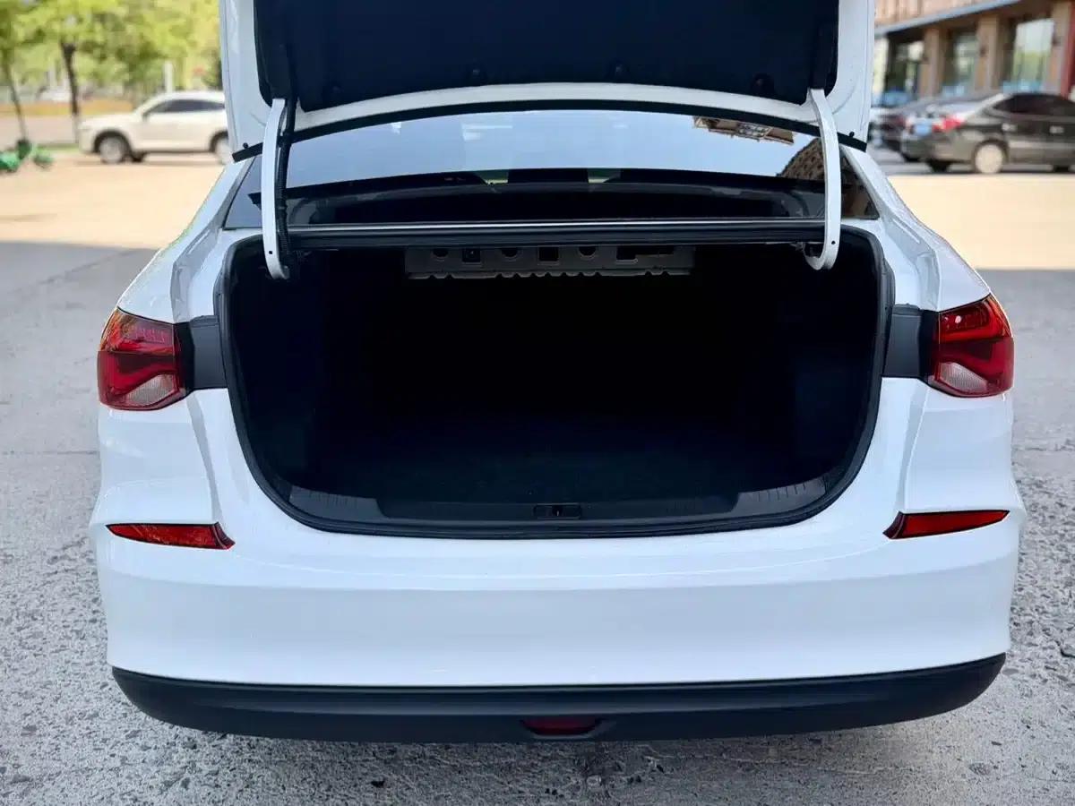 Chevrolet Cruze 2022 320 Automatic Enjoy Sunroof Edition — миниатюра 14