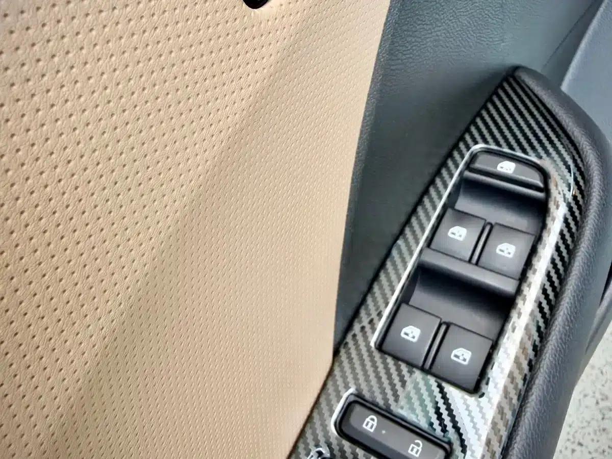 Chevrolet Cruze 2022 320 Automatic Enjoy Sunroof Edition — миниатюра 17