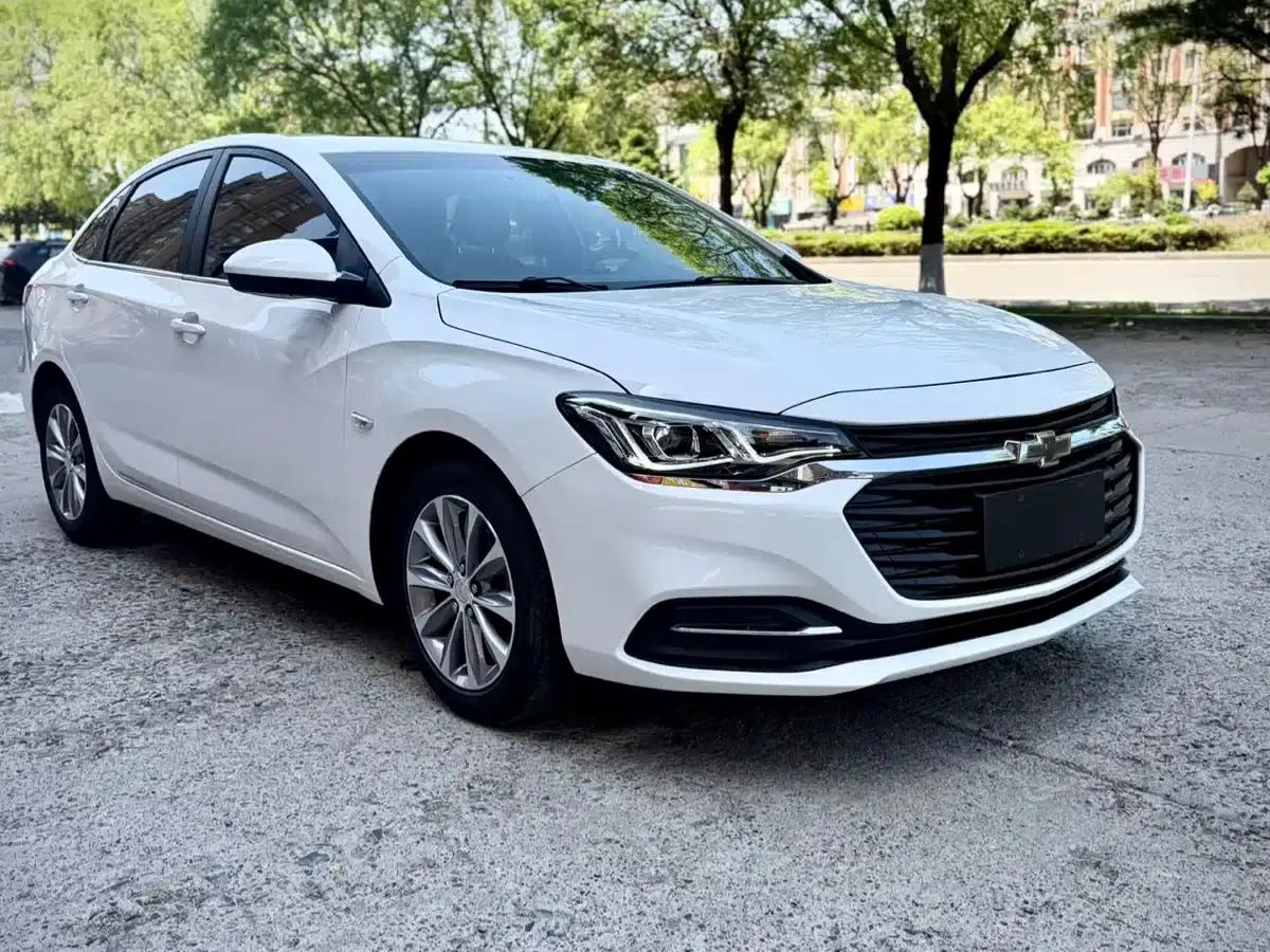 Chevrolet Cruze 2022 320 Automatic Enjoy Sunroof Edition — миниатюра 3