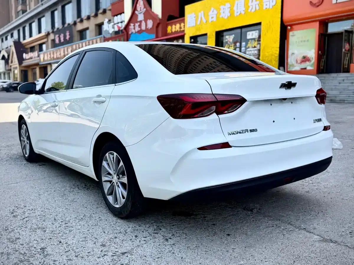 Chevrolet Cruze 2022 320 Automatic Enjoy Sunroof Edition — миниатюра 4