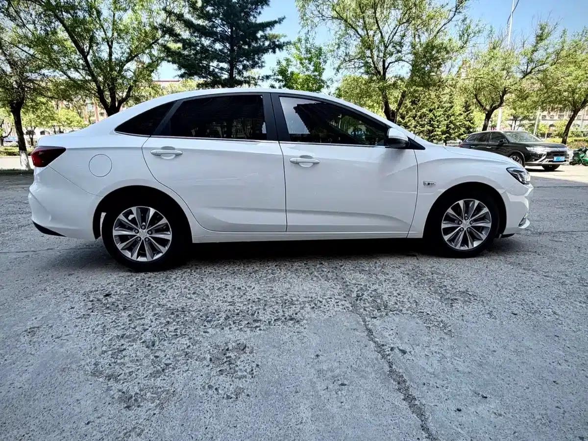 Chevrolet Cruze 2022 320 Automatic Enjoy Sunroof Edition — миниатюра 7