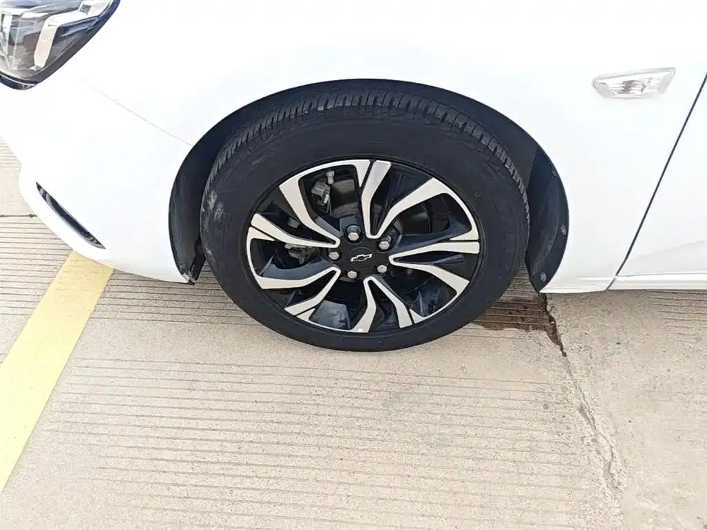 Chevrolet Cruze 2020 Mild Hybrid RS 330T Automatic Comfort Edition — миниатюра 23