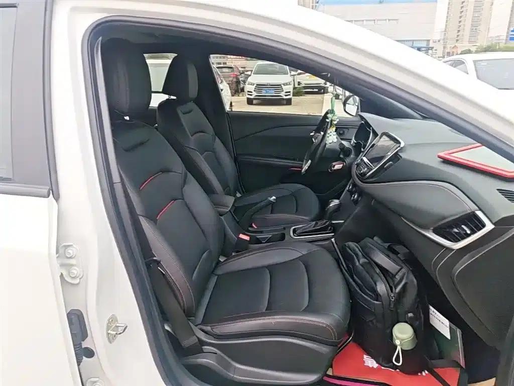 Chevrolet Cruze 2020 Mild Hybrid RS 330T Automatic Comfort Edition — миниатюра 25