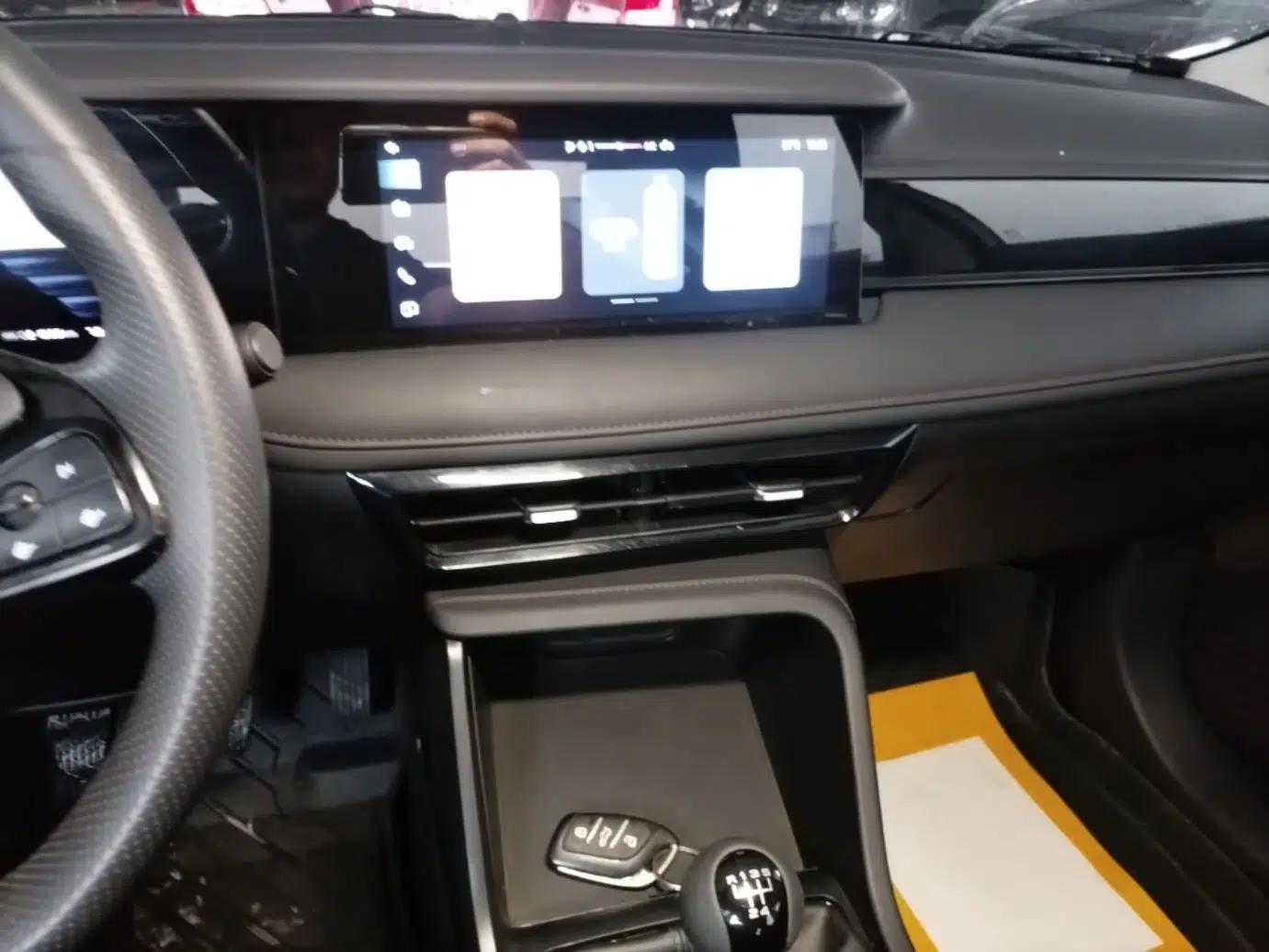 Used Roewe i5 2023 1.5L Manual Comfort Edition — миниатюра 15