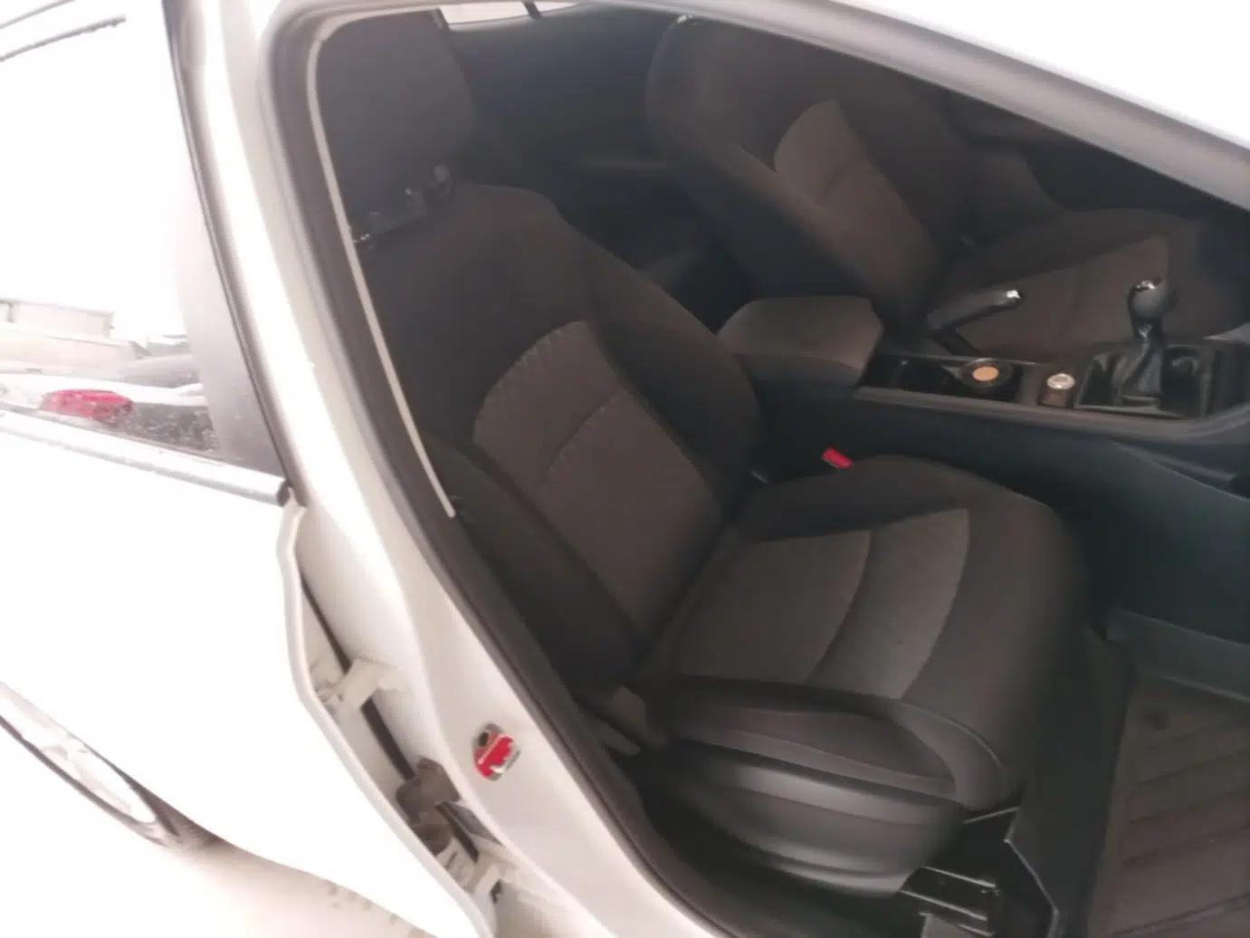 Used Roewe i5 2023 1.5L Manual Comfort Edition — миниатюра 19