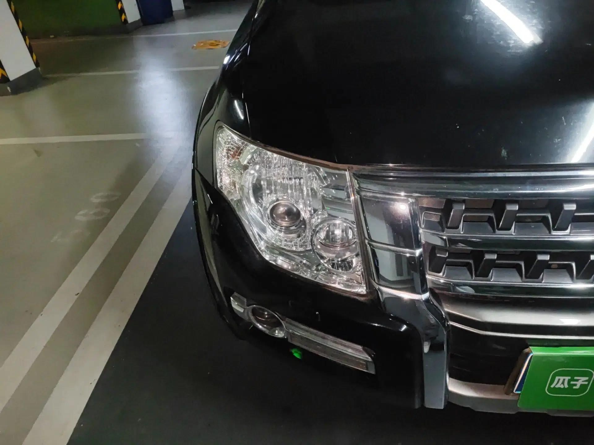 Used Mitsubishi Pajero  — миниатюра 7