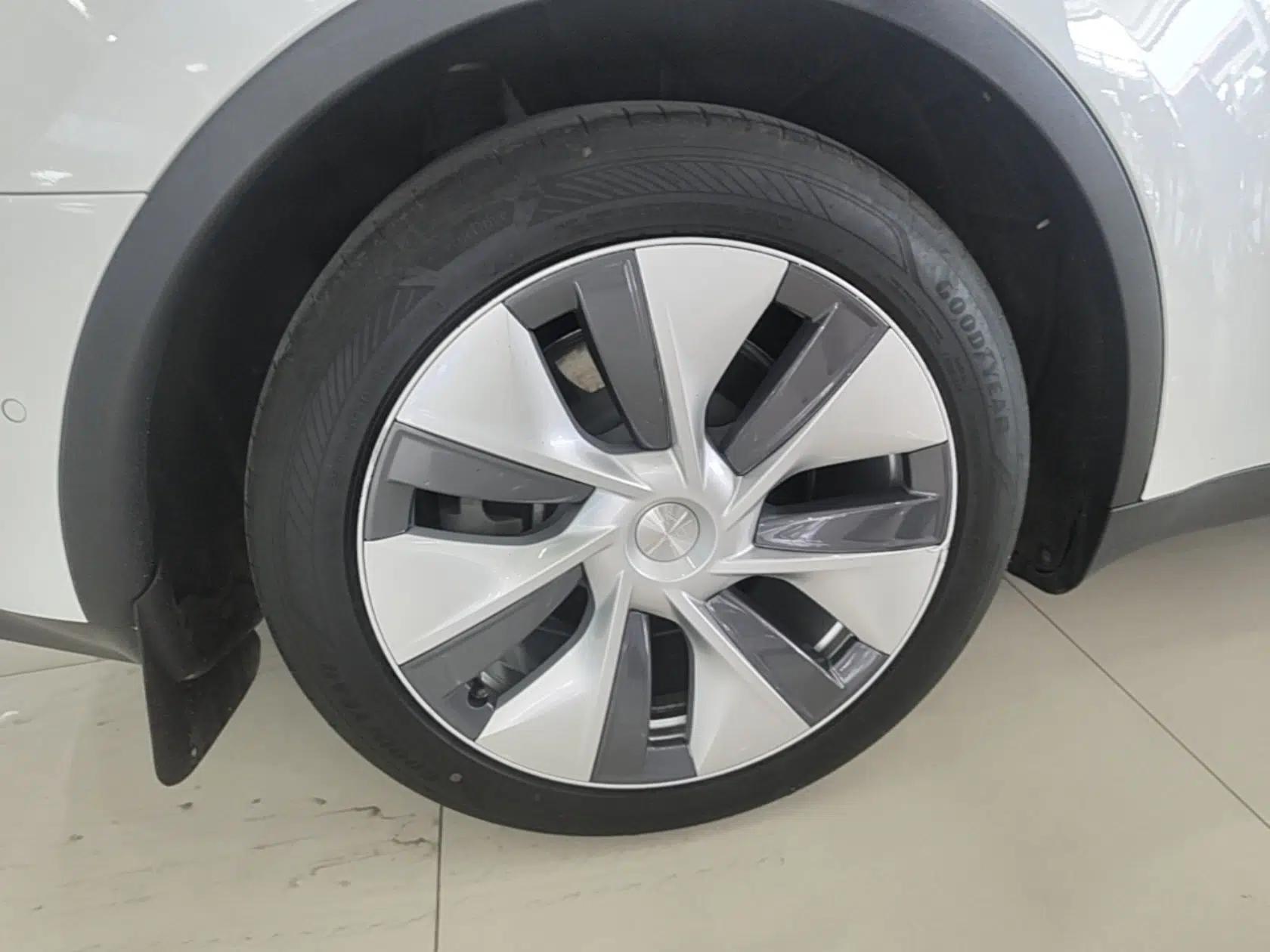Used Tesla Model Y 2022 Revised Version Rear-Wheel Drive — миниатюра 11