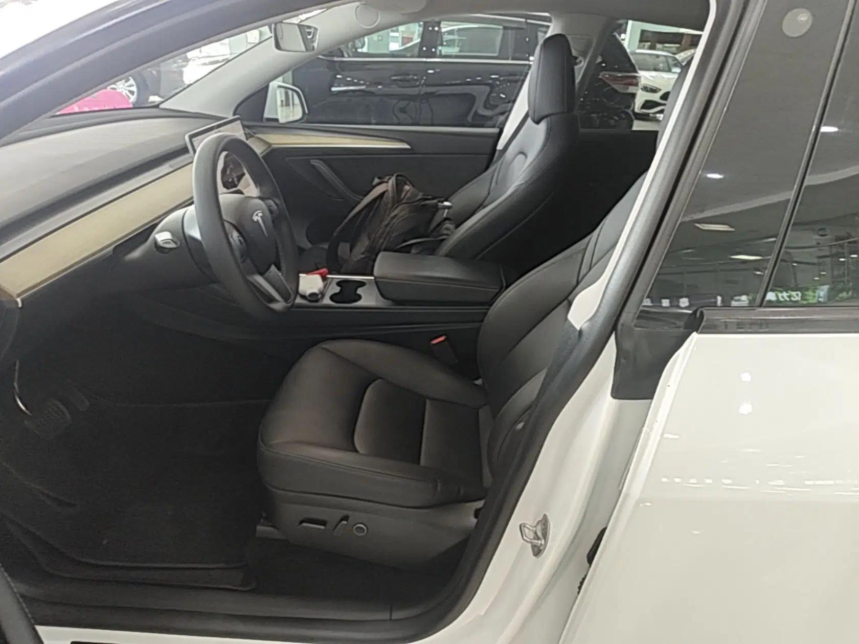 Used Tesla Model Y 2022 Revised Version Rear-Wheel Drive — миниатюра 17