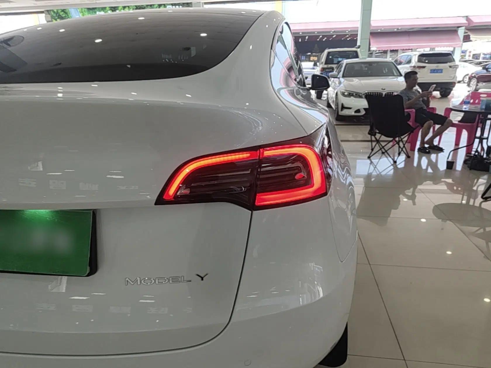 Used Tesla Model Y 2022 Revised Version Rear-Wheel Drive — миниатюра 9