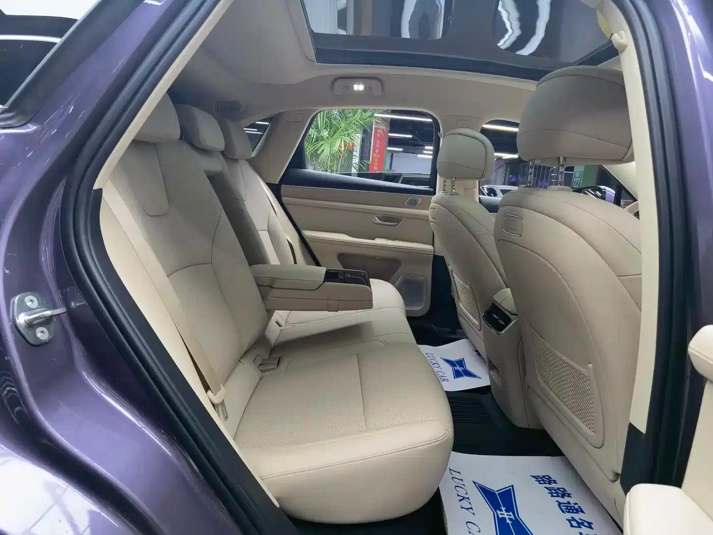 Wenjie M5 2025 Extended Range Ultra 4WD — миниатюра 9
