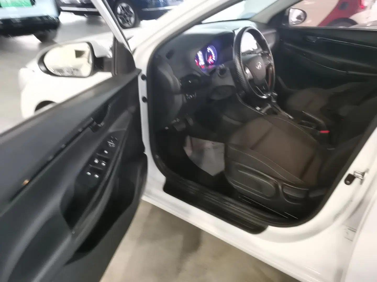 Used Hyundai Celesta 2018 1.6L Automatic GL Enjoyment Version China V Standard — миниатюра 23