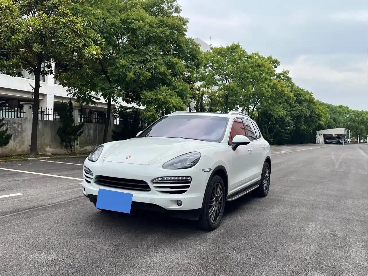 Cayenne 2014 Cayenne Platinum Edition 3.0T — миниатюра 1