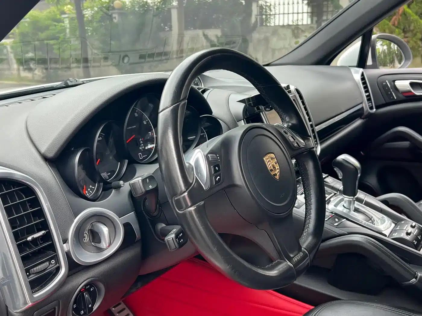 Cayenne 2014 Cayenne Platinum Edition 3.0T — миниатюра 9