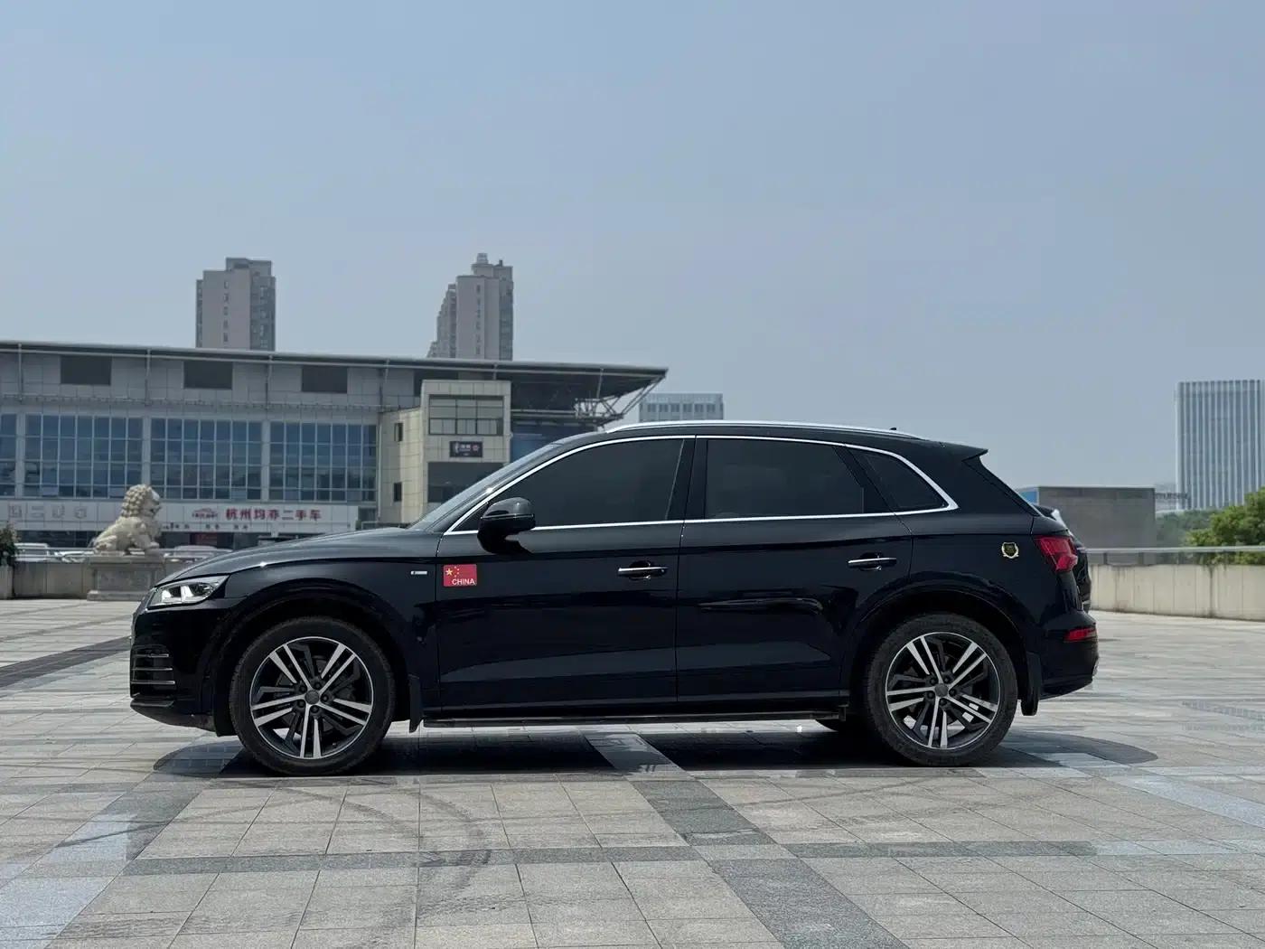 Audi Q5L 2020 40 TFSI Luxury Fashion Edition — миниатюра 3