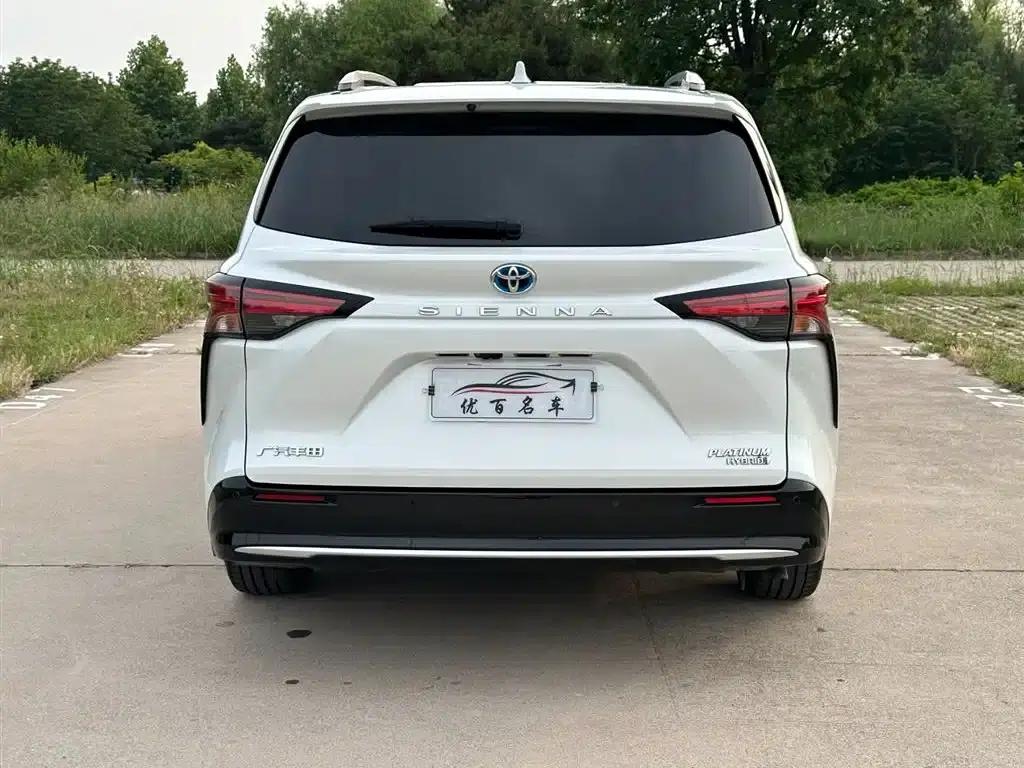 2023 Sienna 2.5L Hybrid Platinum Edition — миниатюра 5