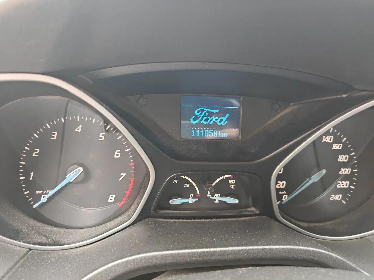 Used Ford Focus 2012 Hatchback 1.6L Automatic Comfort Model — миниатюра 12