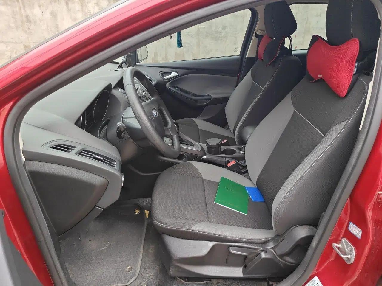 Used Ford Focus 2012 Hatchback 1.6L Automatic Comfort Model — миниатюра 15