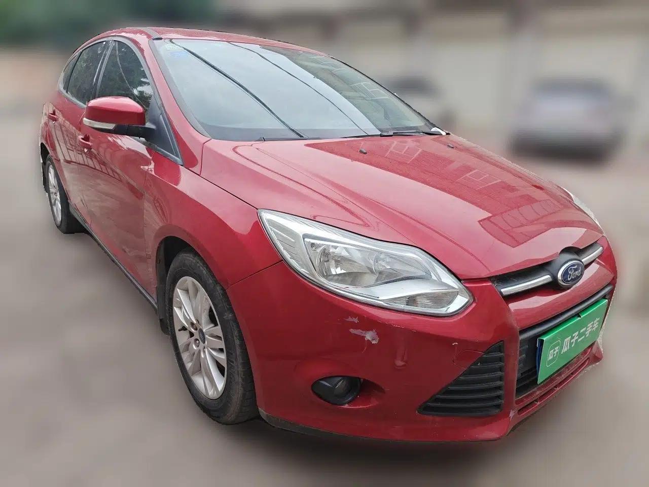 Used Ford Focus 2012 Hatchback 1.6L Automatic Comfort Model — миниатюра 3