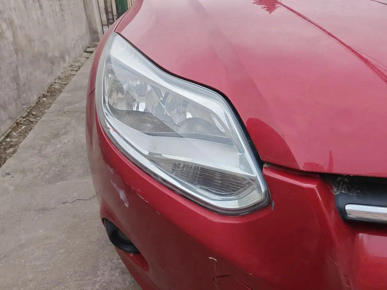 Used Ford Focus 2012 Hatchback 1.6L Automatic Comfort Model — миниатюра 7