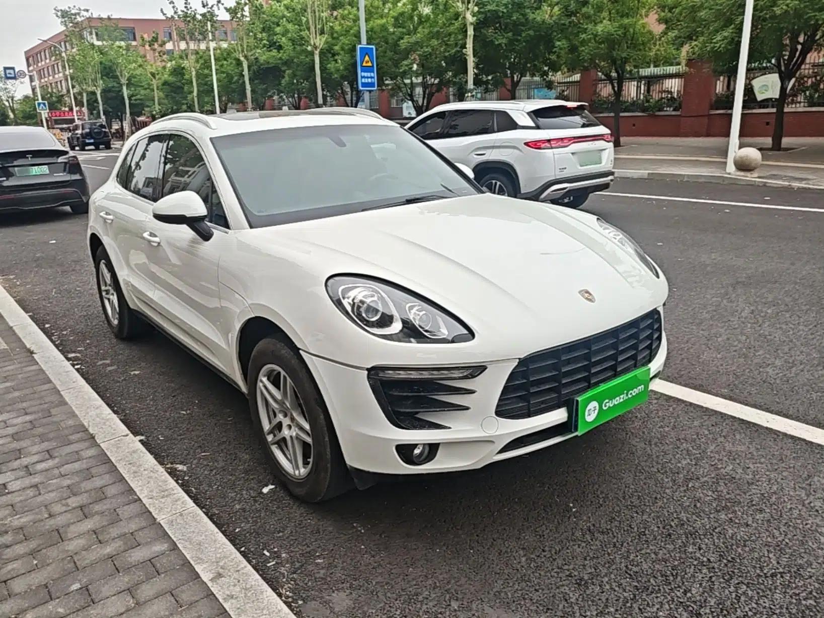 Used Porsche Macan 2016 Macan 2.0T — миниатюра 3