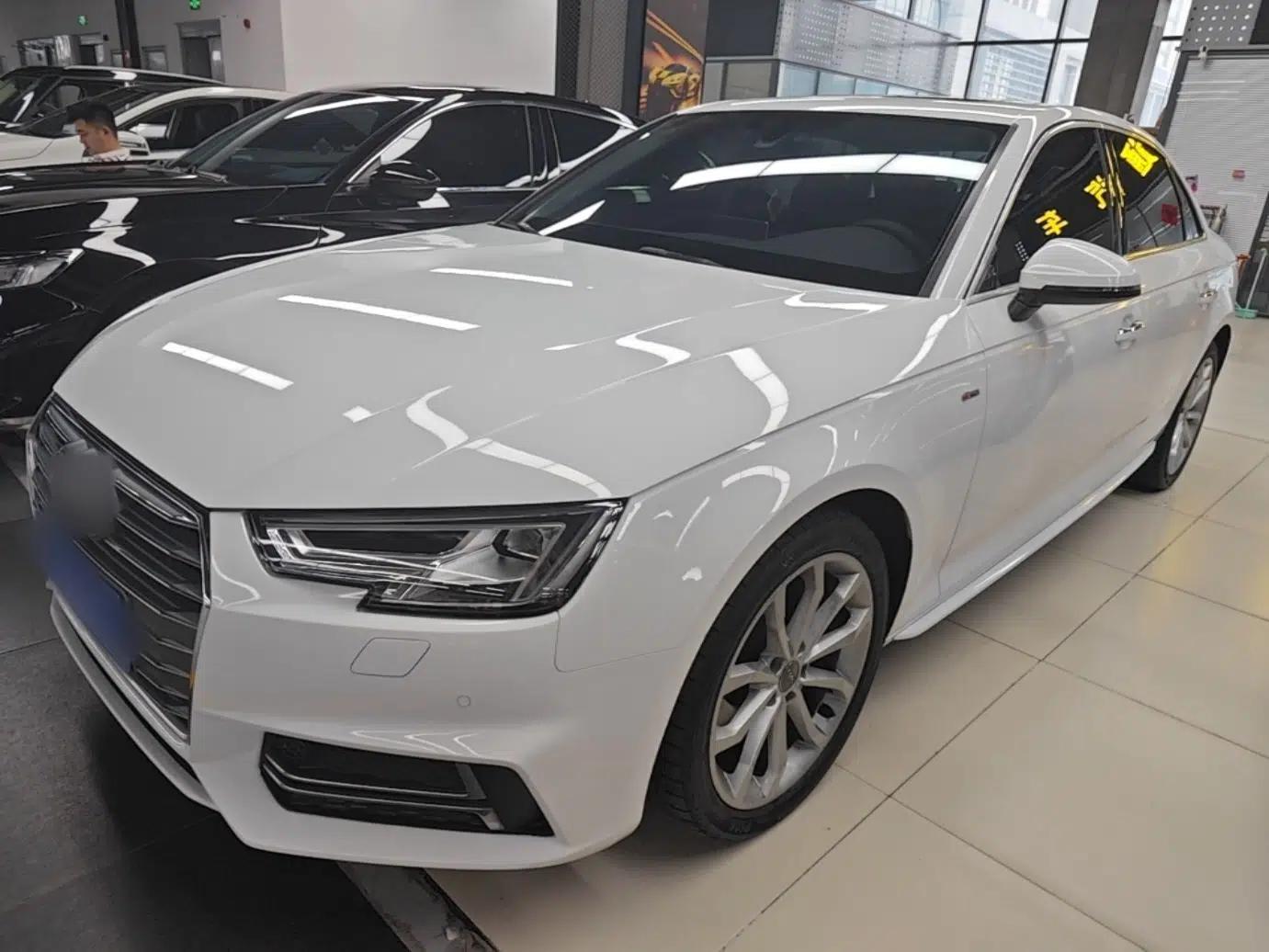 Used Audi A4L 2018 30th Anniversary Edition 40 TFSI Fashion Model — миниатюра 1