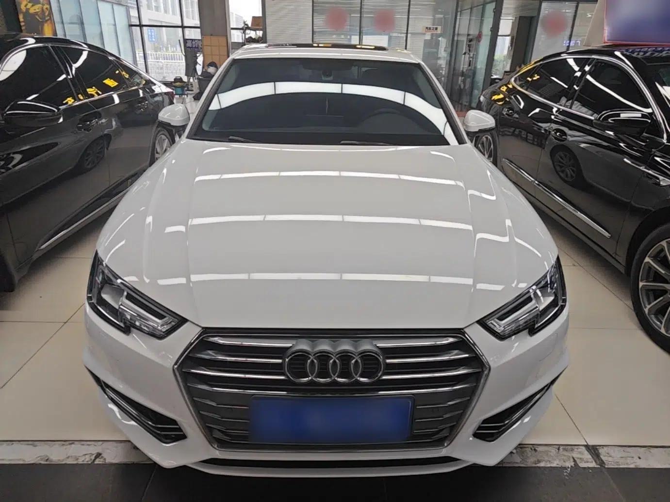 Used Audi A4L 2018 30th Anniversary Edition 40 TFSI Fashion Model — миниатюра 2