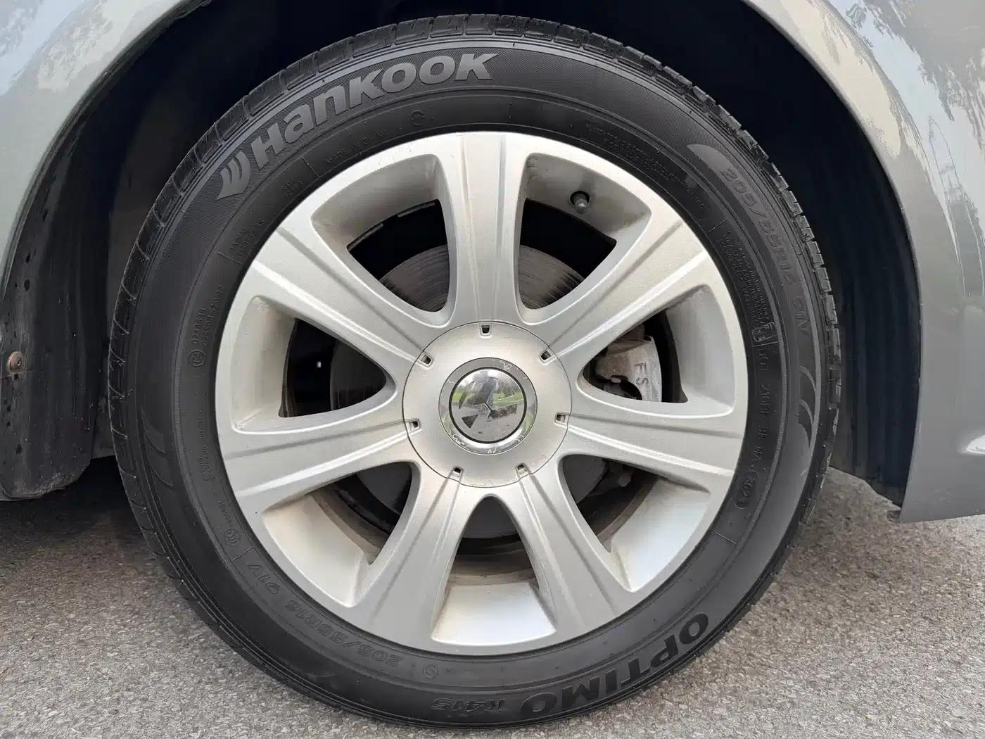 Lavida 2008 1.6L Automatic Premium Edition — миниатюра 18