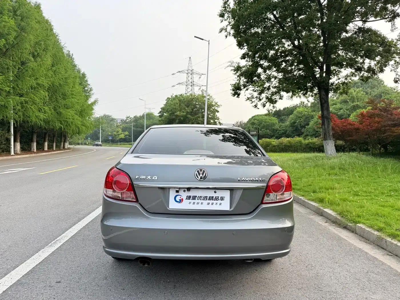 Lavida 2008 1.6L Automatic Premium Edition — миниатюра 7