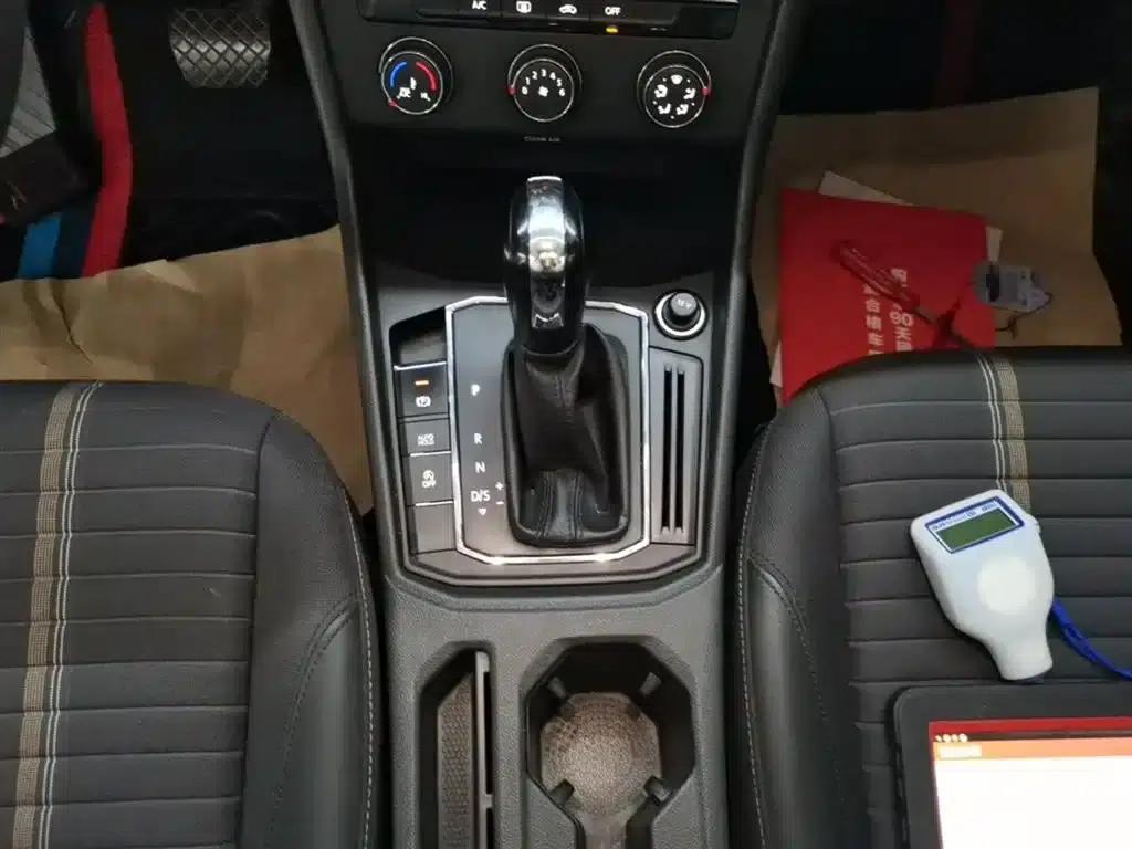 2019 Volkswagen Lavida 1.5L Automatic Vision Edition (China VI Emission Standard) — миниатюра 14
