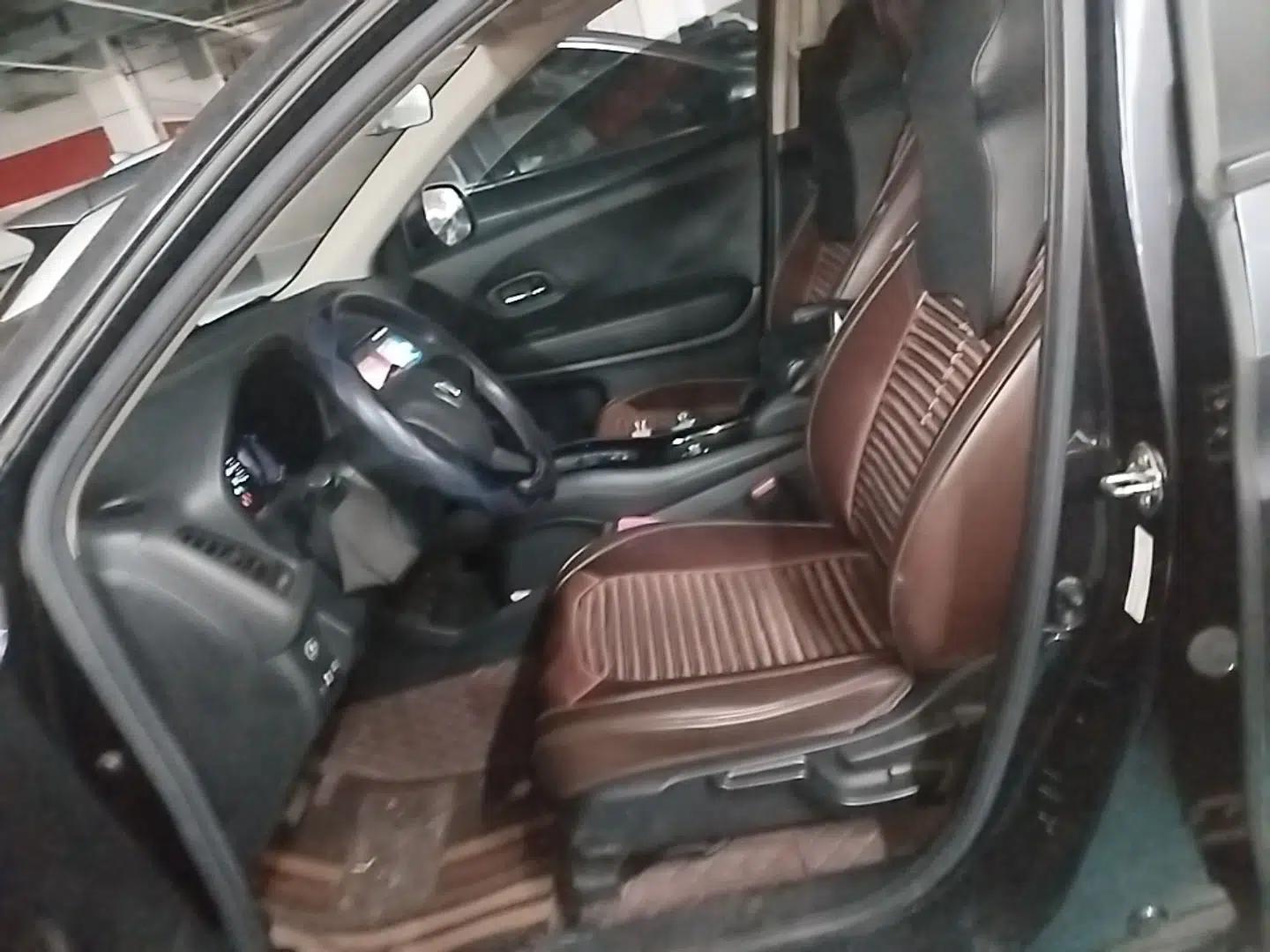 Used Honda Vezel 2020 1.5L CVT Elite Edition — миниатюра 17
