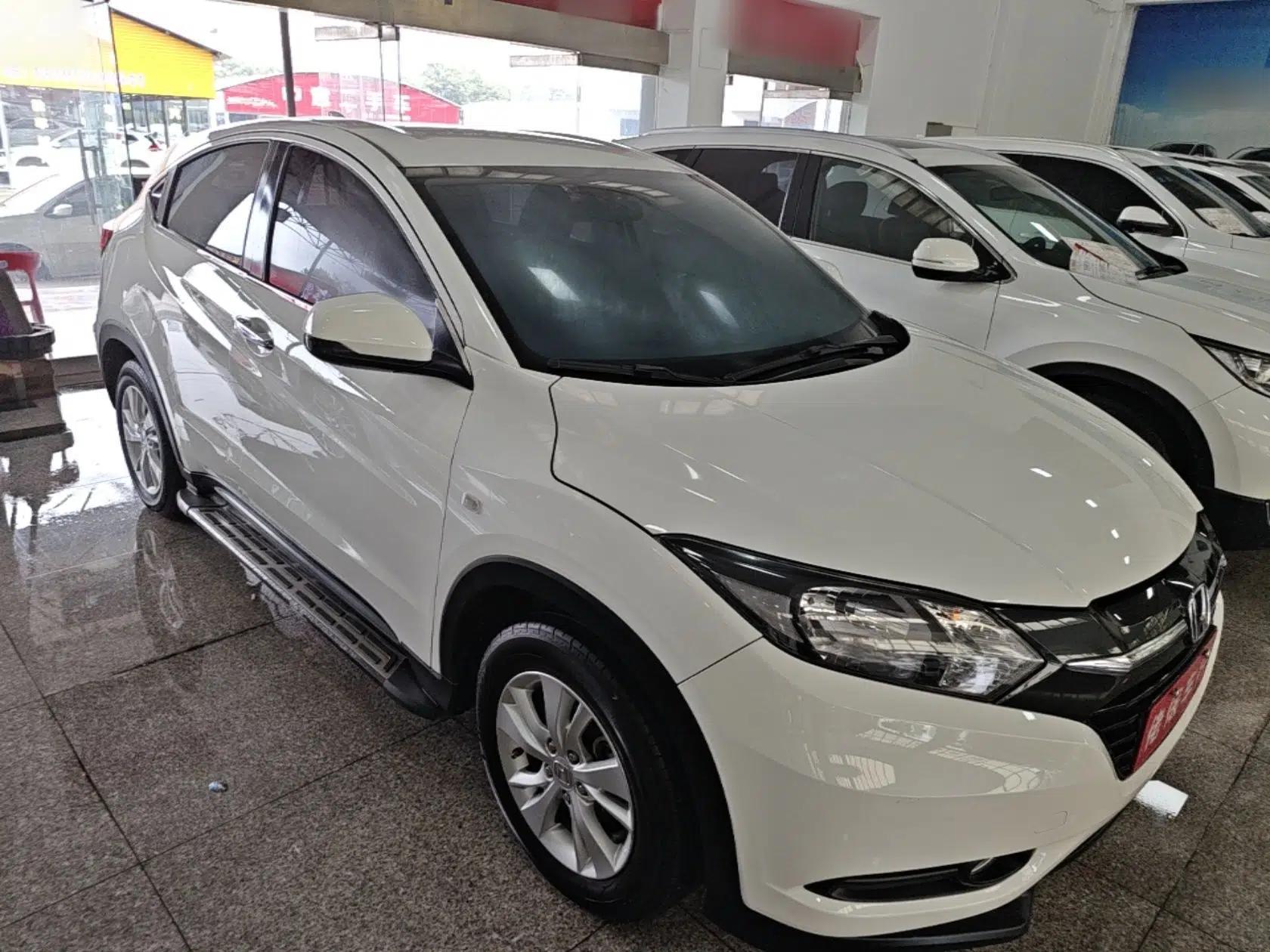 Used Honda Vezel 2017 1.5L CVT 2WD Comfort Model — миниатюра 3