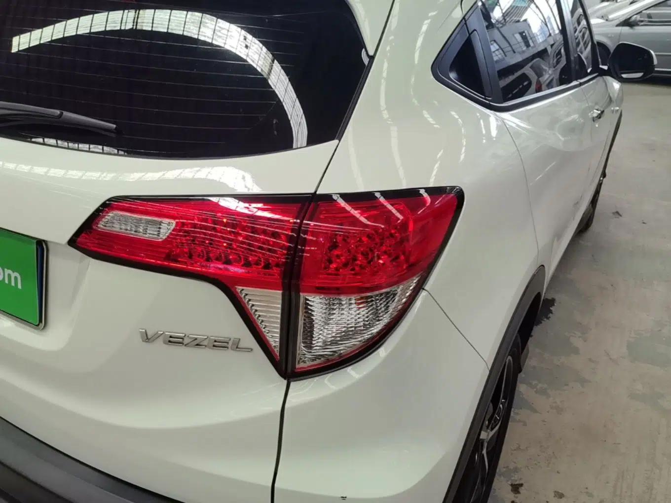 Used Honda Vezel 2020 1.5L CVT Pioneer Edition — миниатюра 14