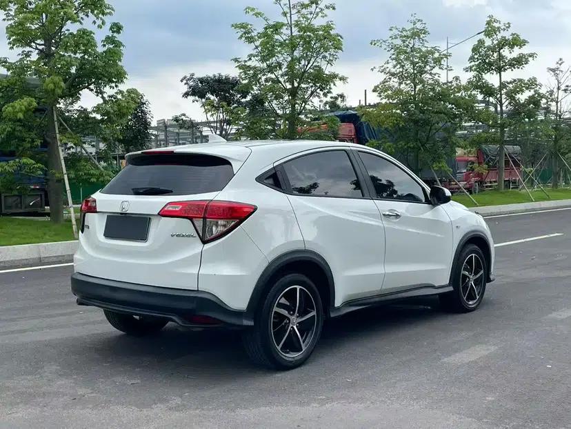 Used Honda Vezel 2020 1.5L CVT Pioneer Edition — миниатюра 19